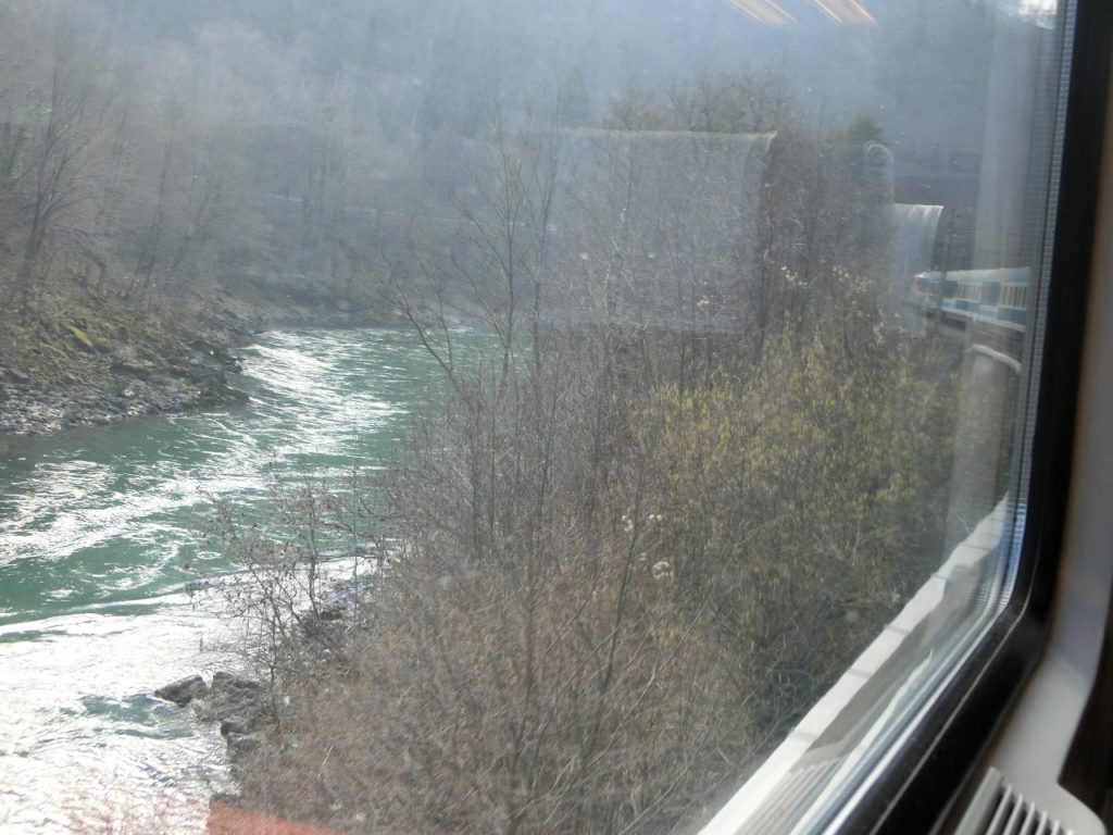スロベニアの鉄道の車窓