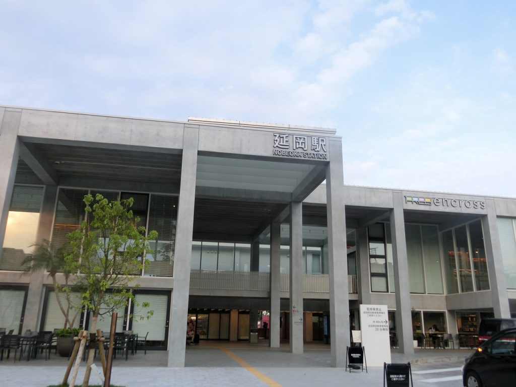 延岡駅の駅前複合施設