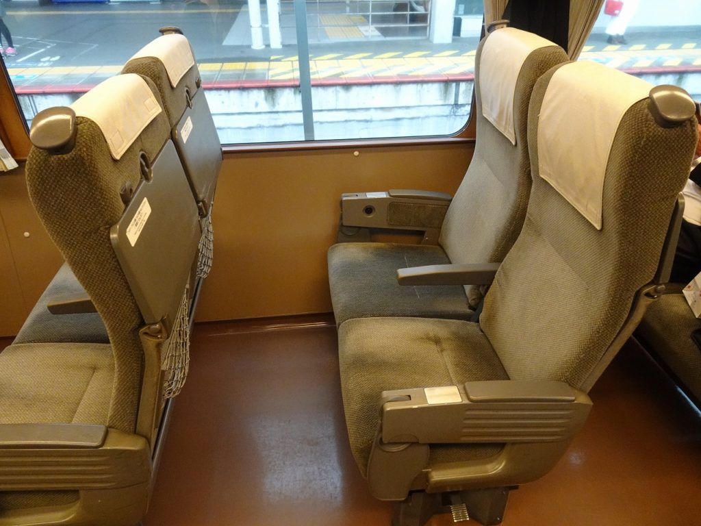 キハ187系の座席