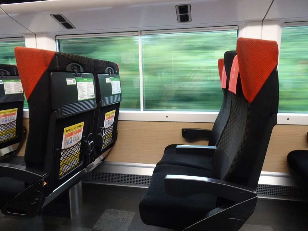 E259系の普通車の座席