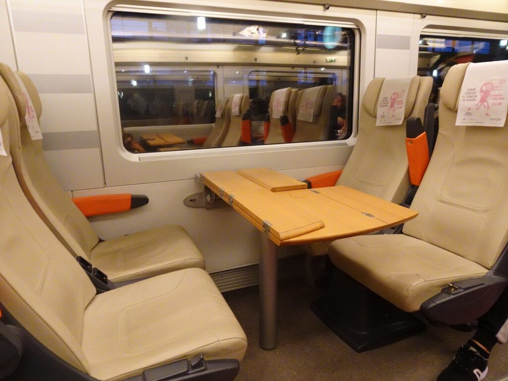 スペインの格安新幹線AVLOの座席
