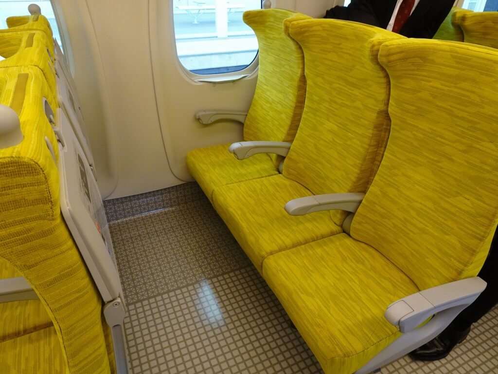 西九州新幹線「かもめ」の自由席の座席