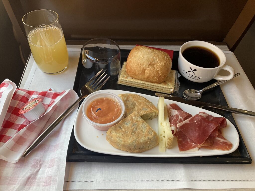 スペインの高速列車iryoのInfinitaの食事