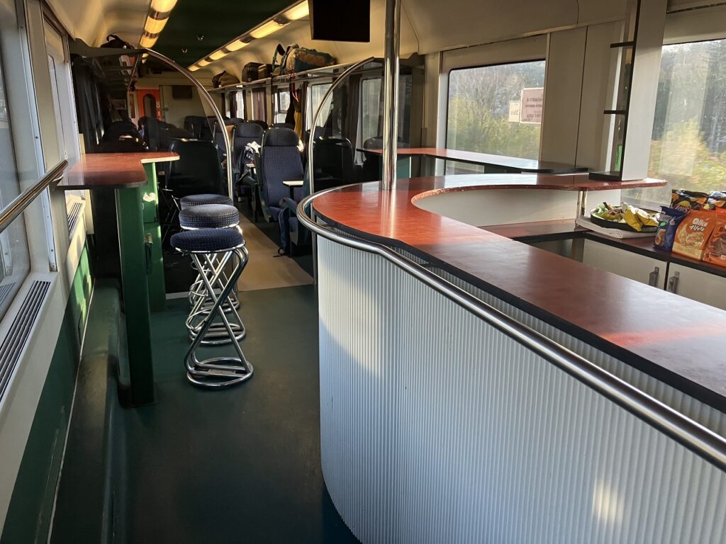 ルーマニア国鉄インターシティの食堂車